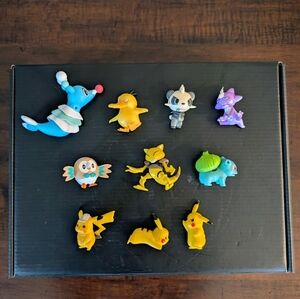 Pokemon Lot of 10 Figures